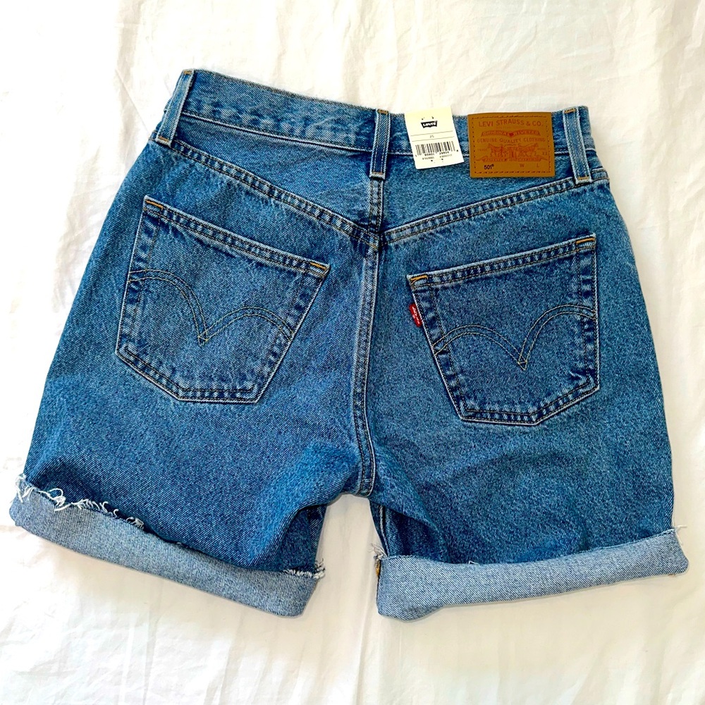 BRAND NEW LEVIS CUTOFF 501 DENIM SHORTS SIZE 25. New with tags.
